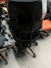 Load image into Gallery viewer, Used Humanscale Freedom Headrest Task Chair