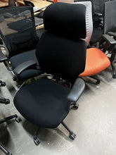 Load image into Gallery viewer, Used Humanscale Freedom Headrest Task Chair