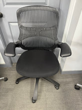 Load image into Gallery viewer, Knoll Generation Task Chair - Black