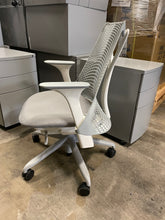 Load image into Gallery viewer, Herman Miller Sayl Task Chair - meofficesale.com