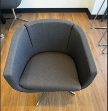 Load image into Gallery viewer, Pro-owned Tulip Sixty armchair – B&amp;B Italia
