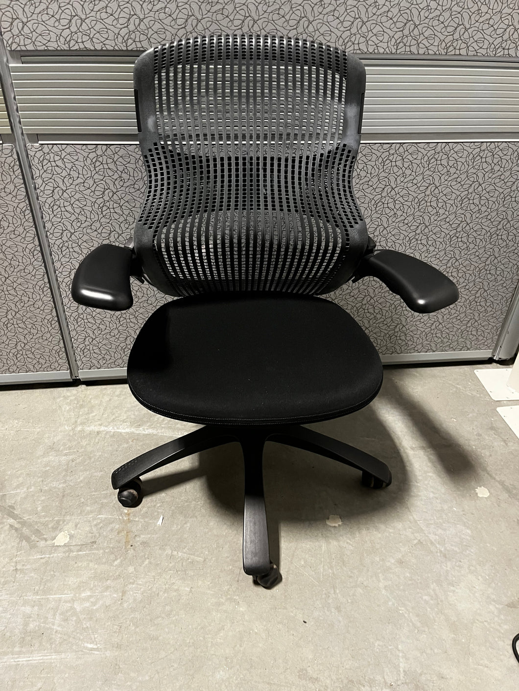 Used Knoll Generation Task Chair - Black