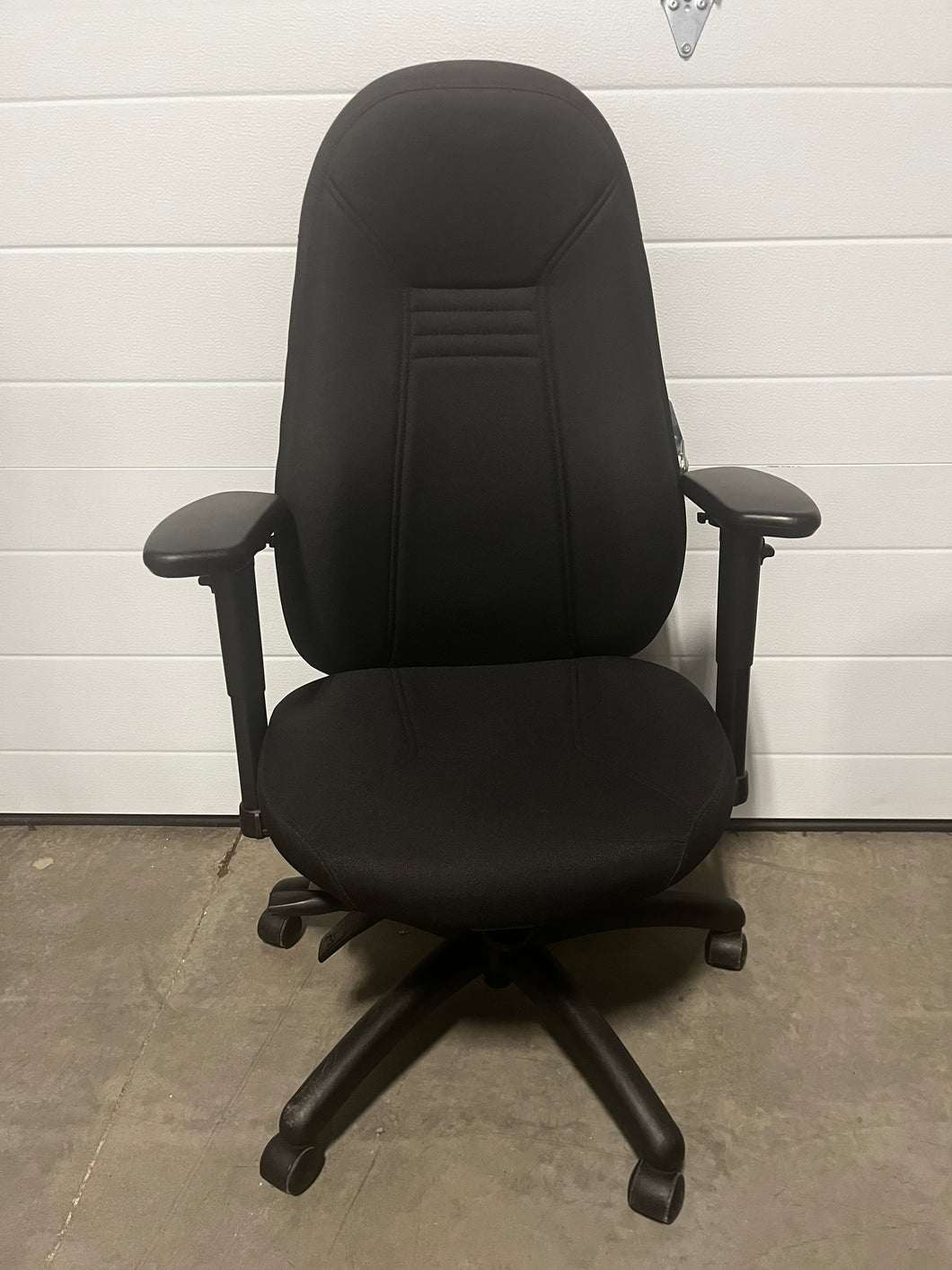 Used High Back Comfort Chair, Leather, Black, 300 lbs. Capacity